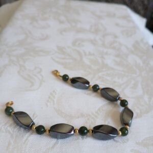 artisan natural green stone & Hematite Gemstone bead 7.5in Bracelet